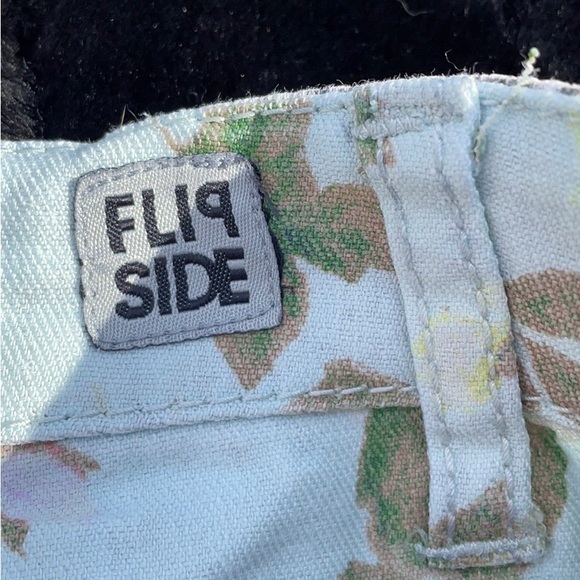 Flip Side 2 Sided Blue Jean Short Shorts Floral Gray Denim Frayed Hem Juniors 17 - Picture 15 of 16